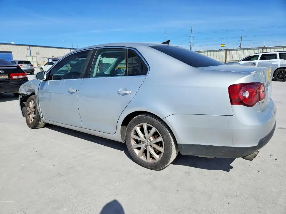 2010 VOLKSWAGEN JETTA SE  