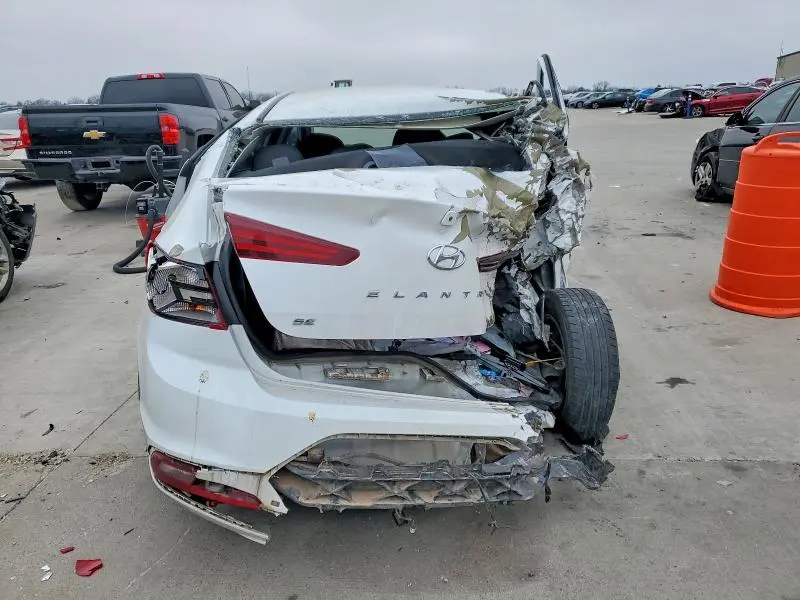 2019 HYUNDAI ELANTRA SE  