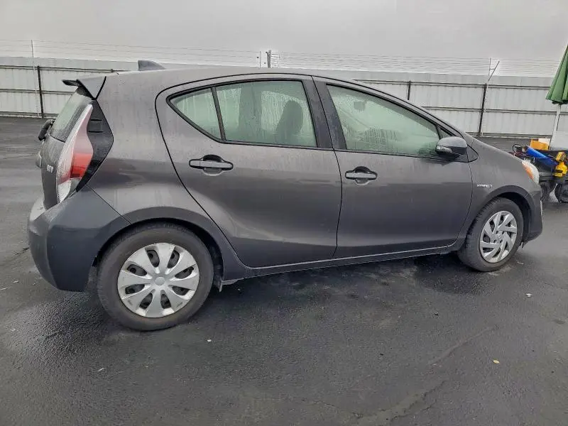 2015 TOYOTA PRIUS C TWO  