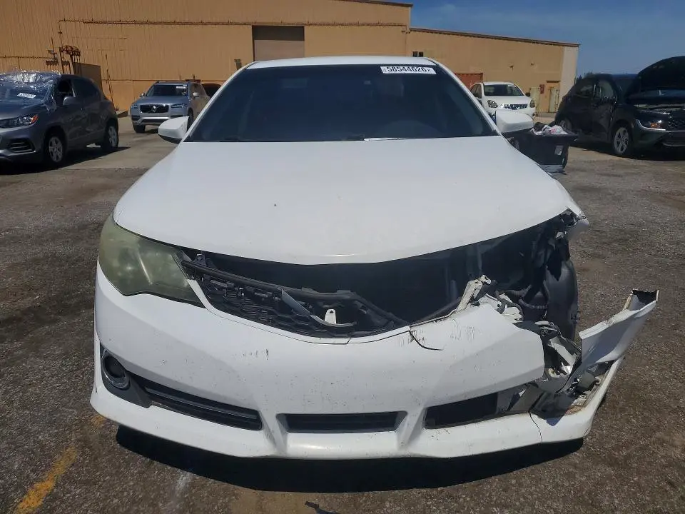 2013 TOYOTA CAMRY SE  