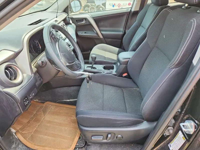 2017 TOYOTA RAV4 XLE  