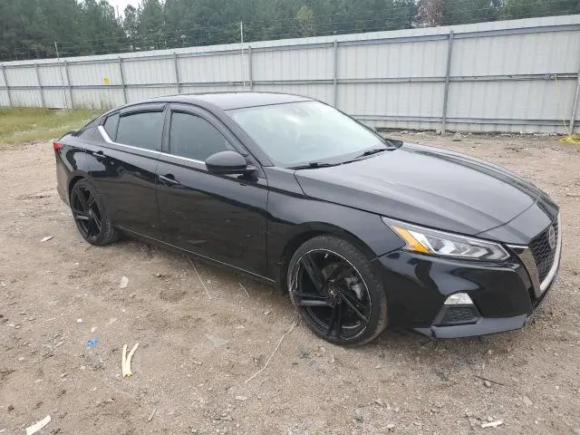 2021 NISSAN ALTIMA SR  