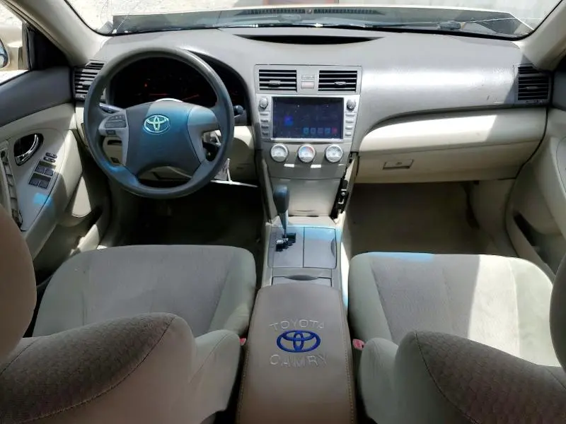 2010 TOYOTA CAMRY LE  