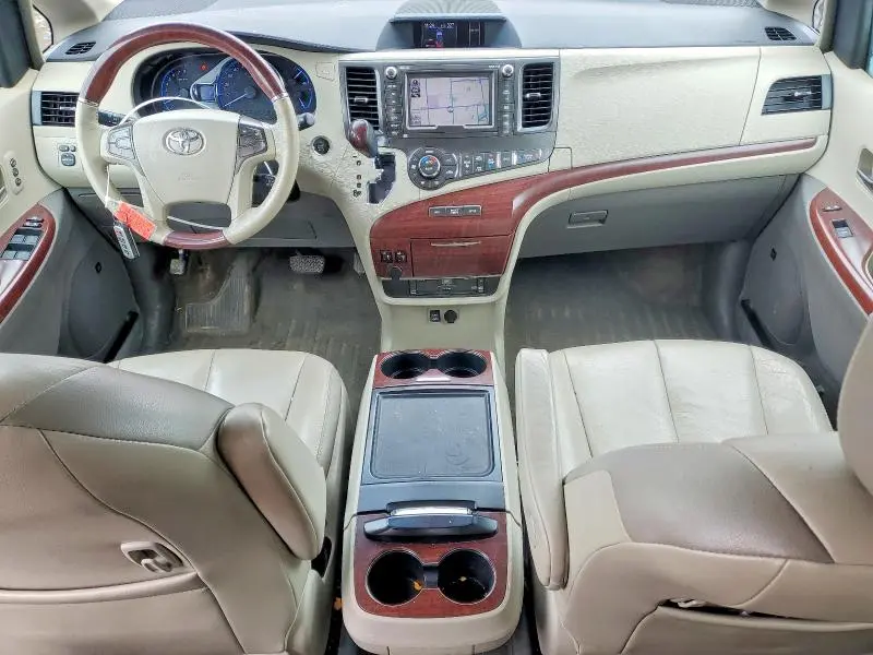 2013 TOYOTA SIENNA LIMITED 7-PASSENGER  