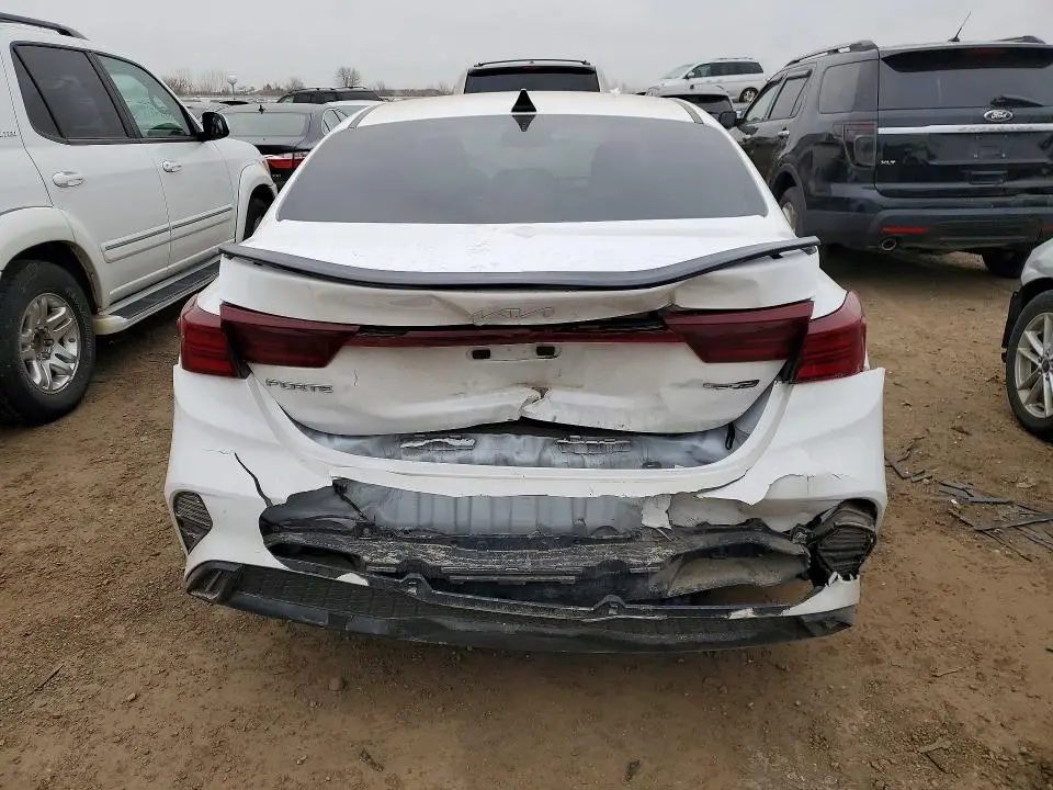 2023 KIA FORTE GT-LINE  