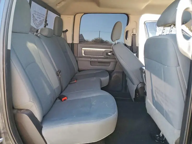 2019 RAM 1500 CLASSIC SLT  