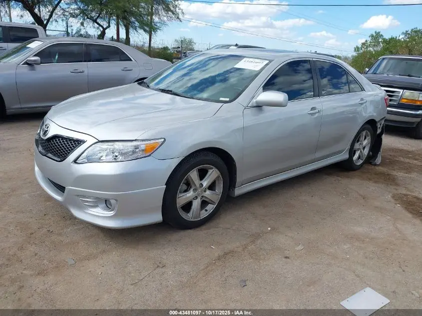 2011 TOYOTA CAMRY SE