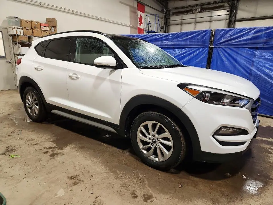 2018 HYUNDAI TUCSON SE  