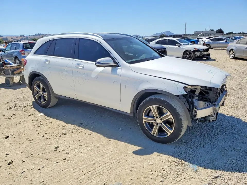 2017 MERCEDES-BENZ GLC 300  