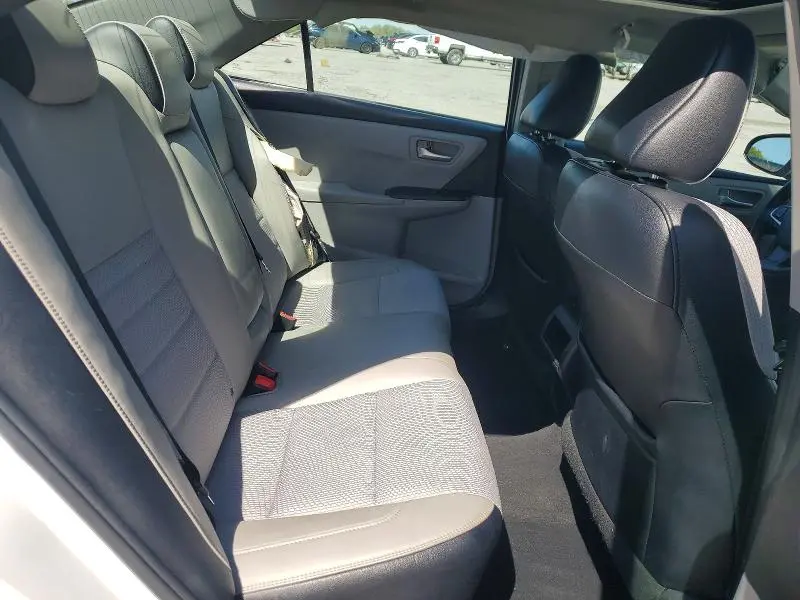 2017 TOYOTA CAMRY SE  