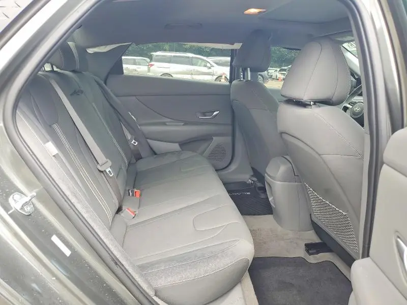2025 HYUNDAI ELANTRA SEL  