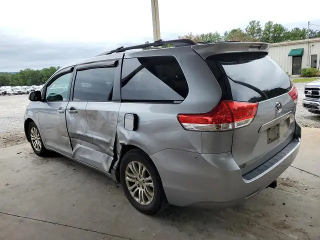 2012 TOYOTA SIENNA XLE  
