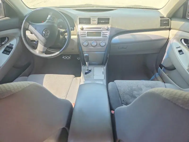 2011 TOYOTA CAMRY SE  