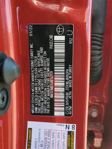 2022 TOYOTA C-HR XLE  