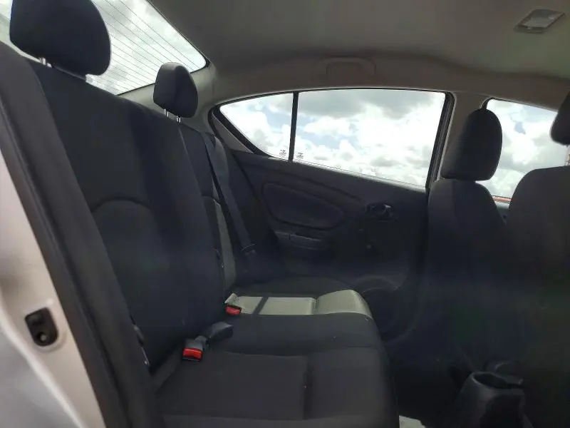 2019 NISSAN VERSA S  