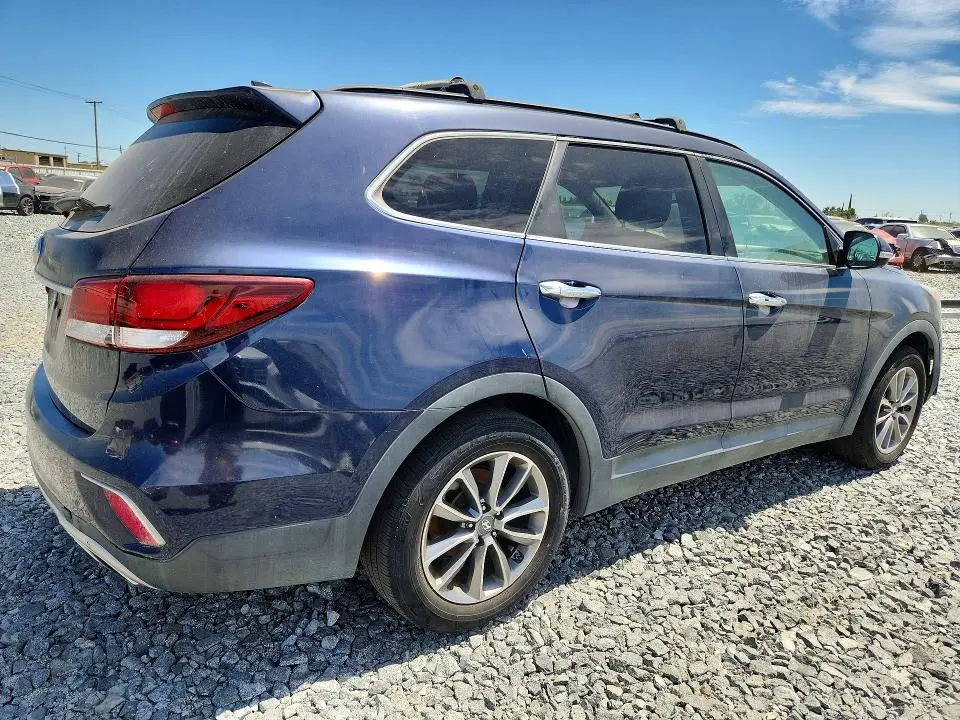 2017 HYUNDAI SANTA FE SE  