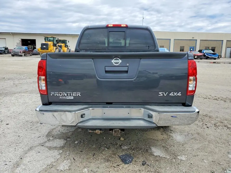 2015 NISSAN FRONTIER SV  