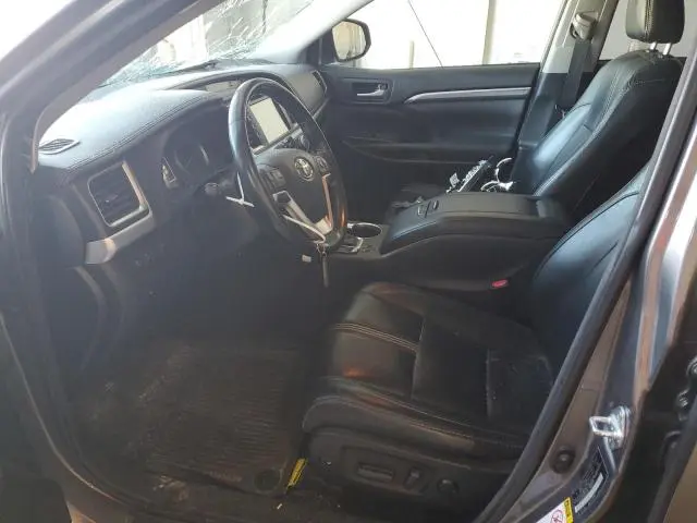 2018 TOYOTA HIGHLANDER SE  