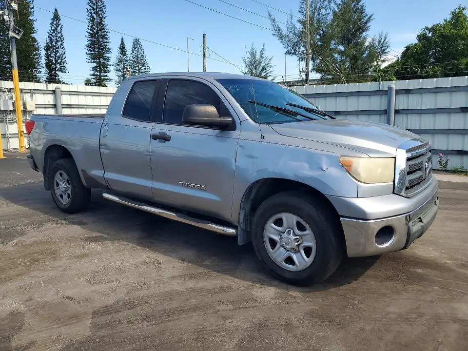 2013 TOYOTA TUNDRA DOUBLE CAB SR5  