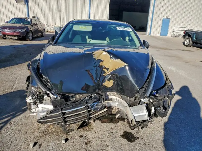 2021 HYUNDAI SONATA SE  