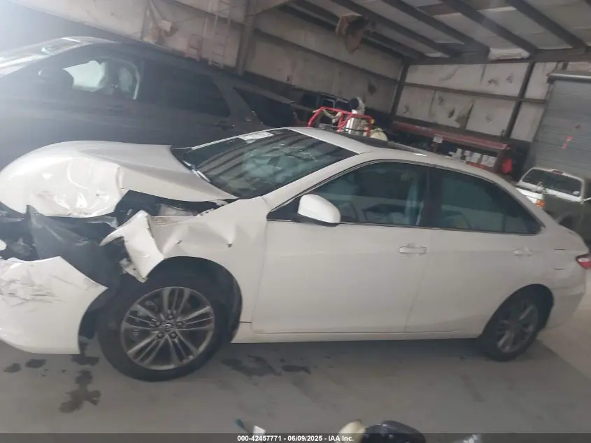 2015 TOYOTA CAMRY SE