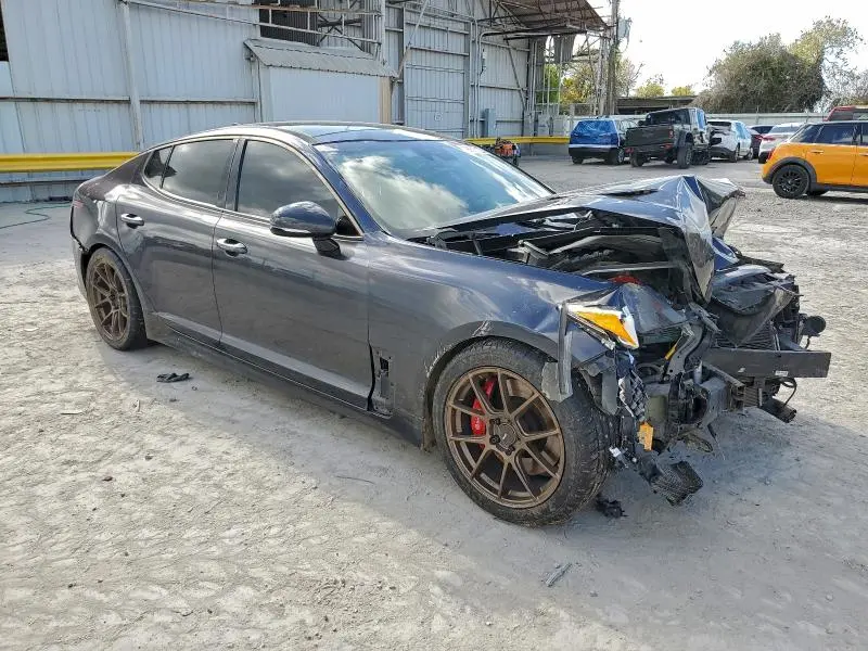 2019 KIA STINGER GT1  