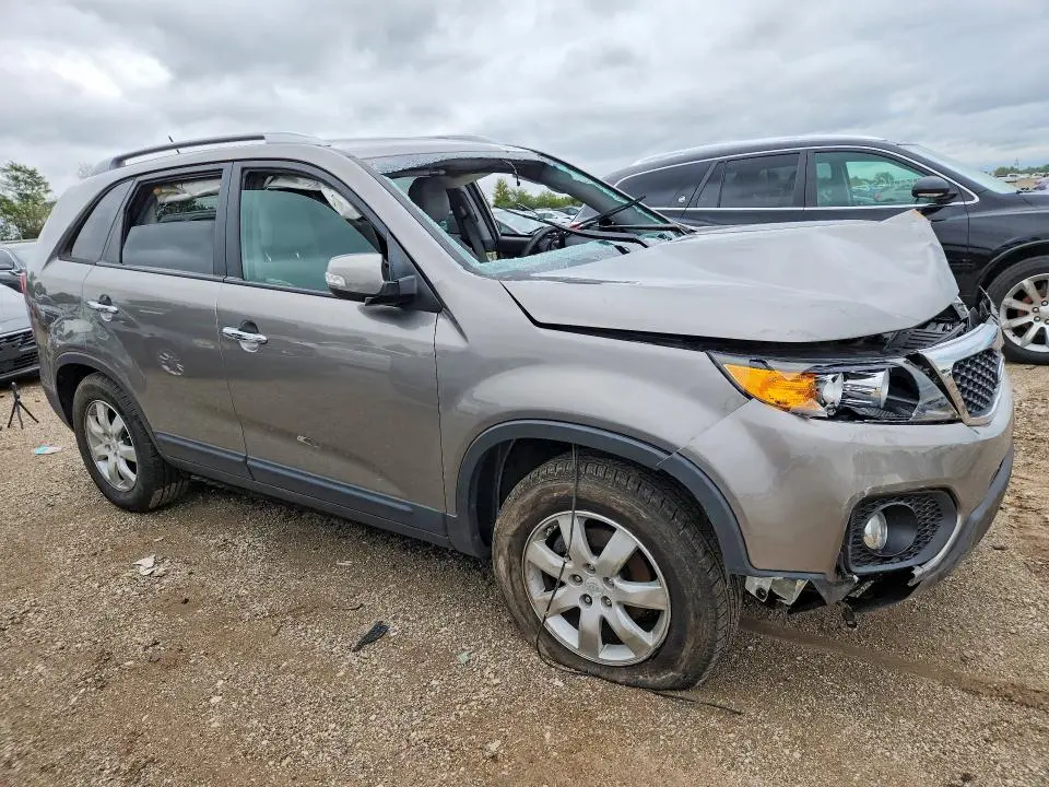 2011 KIA SORENTO LX  