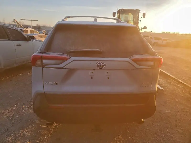 2023 TOYOTA RAV4 XLE PREMIUM  