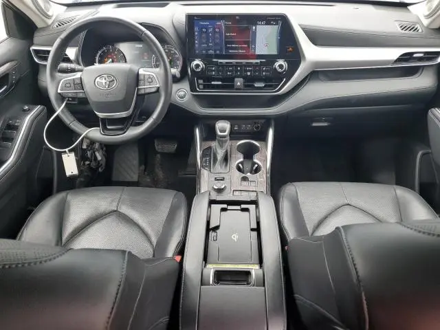 2022 TOYOTA HIGHLANDER PLATINUM  