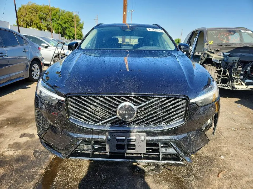 2026 VOLVO XC60 PLUS  