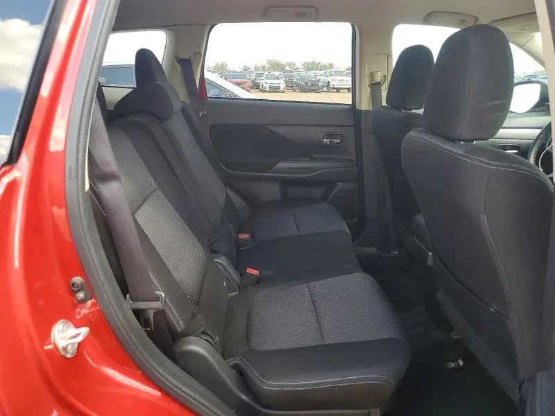 2017 MITSUBISHI OUTLANDER SE  