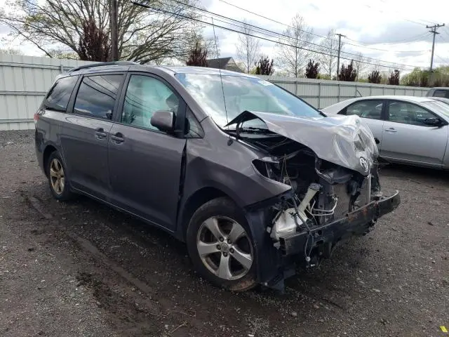 2013 TOYOTA SIENNA LE  