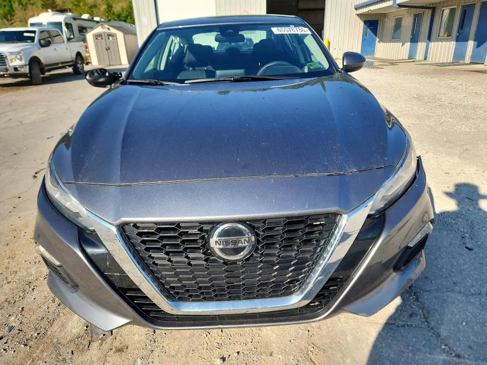 2022 NISSAN ALTIMA SV  