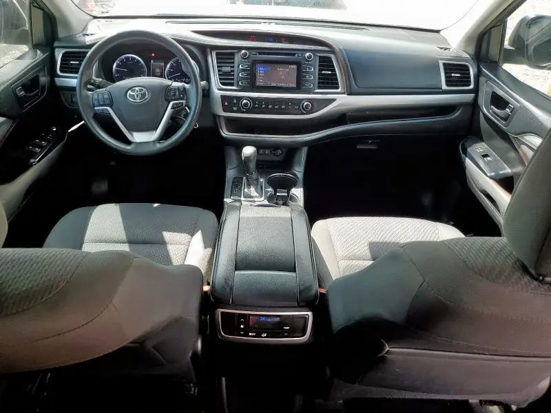 2017 TOYOTA HIGHLANDER LE  