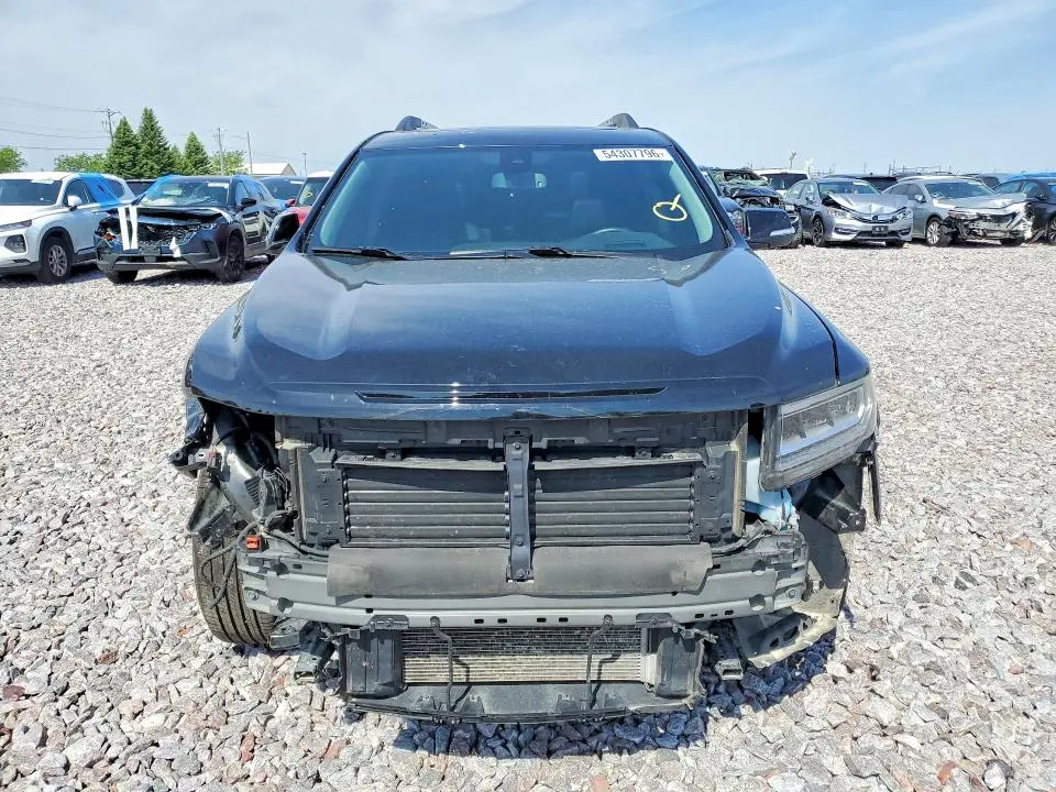 2022 GMC ACADIA SLT  