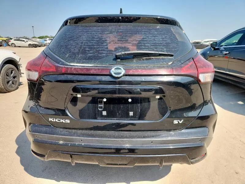 2021 NISSAN KICKS SV  