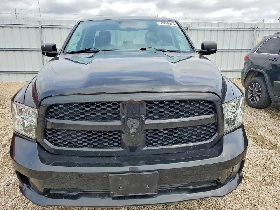 2015 RAM 1500 ST  
