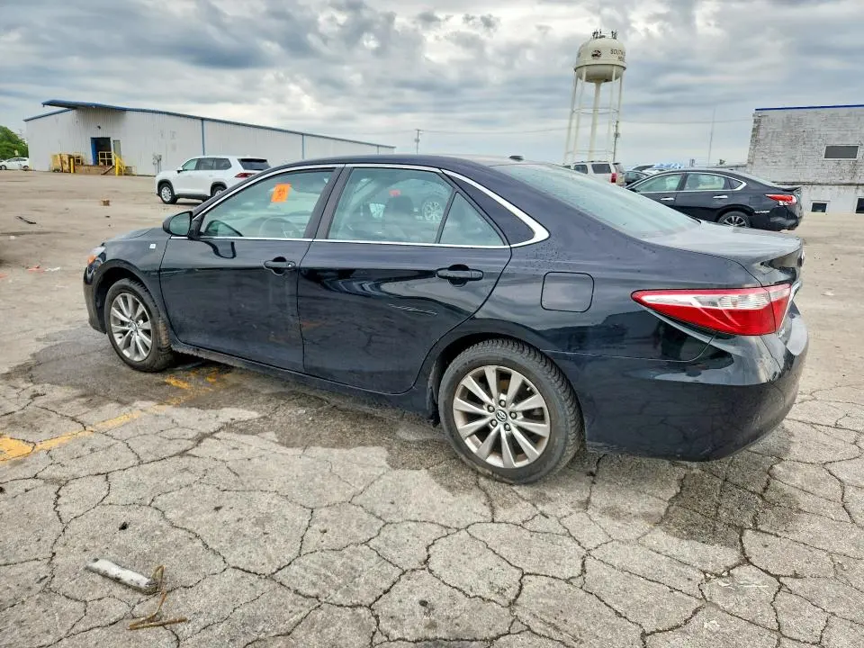 2017 TOYOTA CAMRY XLE  