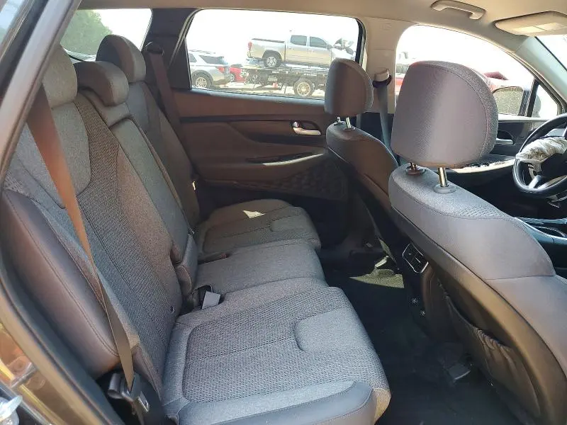 2022 HYUNDAI SANTA FE SE  