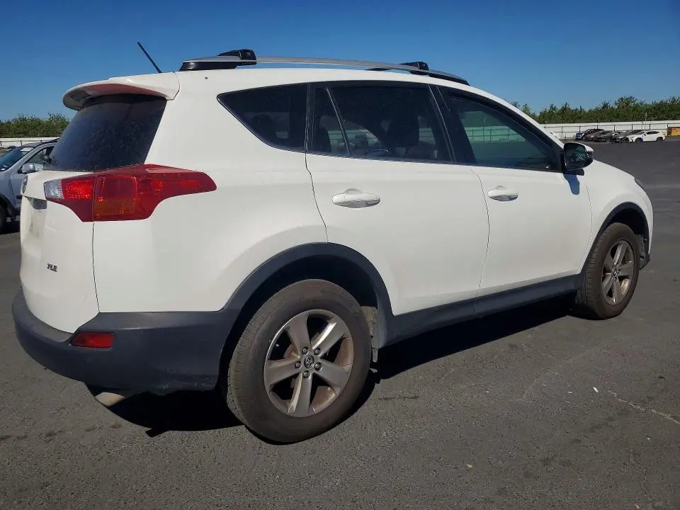2015 TOYOTA RAV4 XLE  