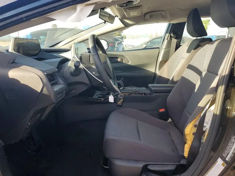 2025 TOYOTA PRIUS LE  