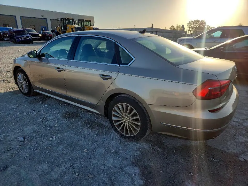 2016 VOLKSWAGEN PASSAT SE  