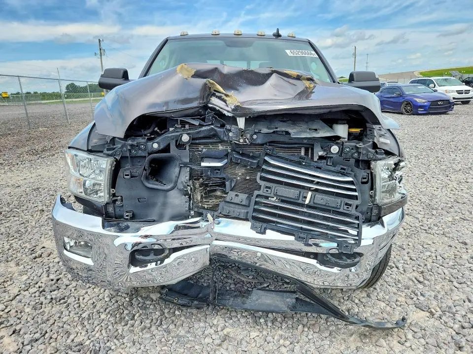 2015 RAM 2500 SLT  