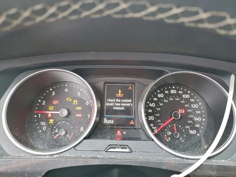 2021 VOLKSWAGEN TIGUAN SE  