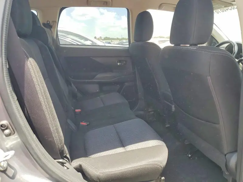2016 MITSUBISHI OUTLANDER SE  
