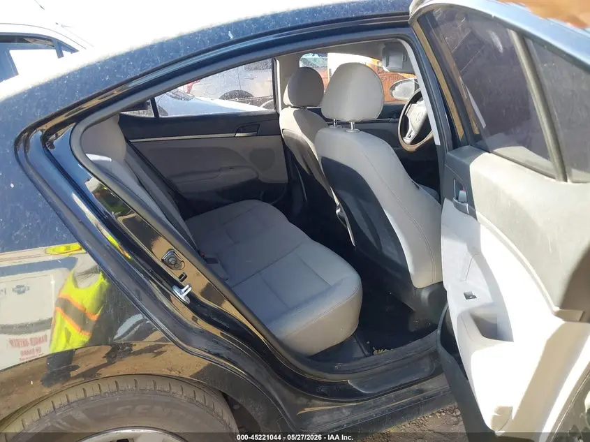 2018 HYUNDAI ELANTRA SE