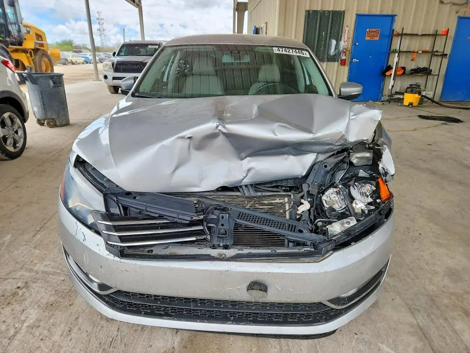 2015 VOLKSWAGEN PASSAT S  