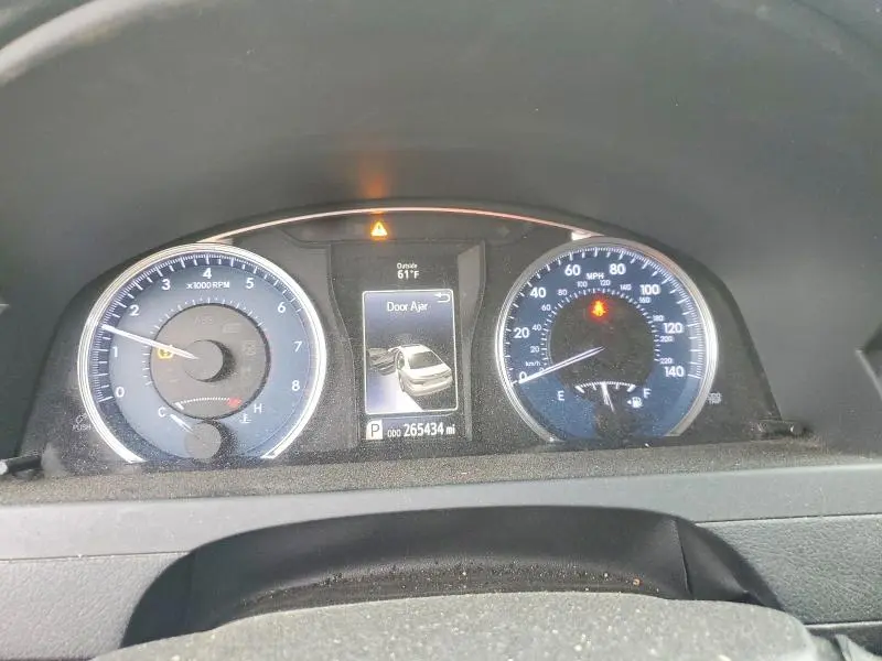 2016 TOYOTA CAMRY LE  