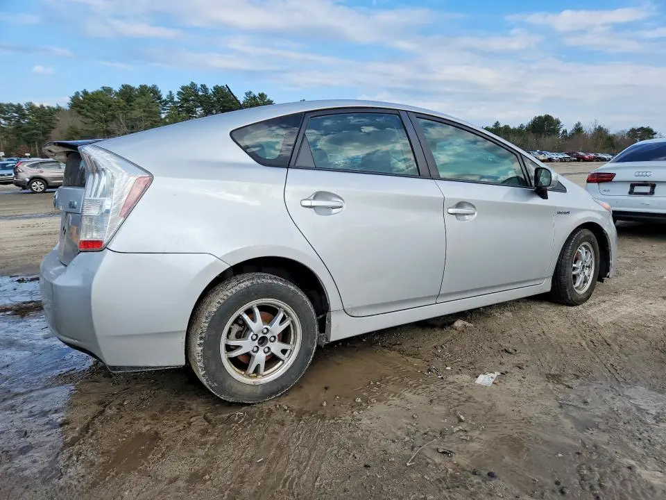 2010 TOYOTA PRIUS III  