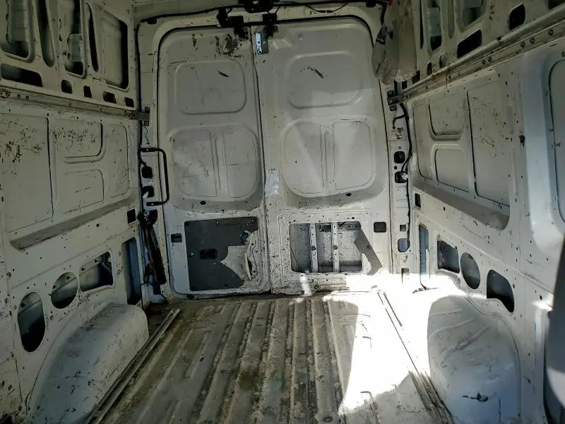 2016 NISSAN NV 2500 S  